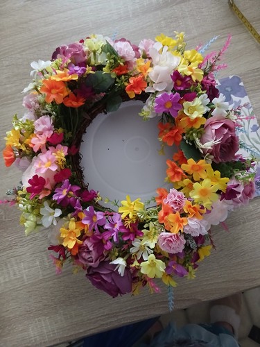 20cm wicker wreath fill with - 20cm,